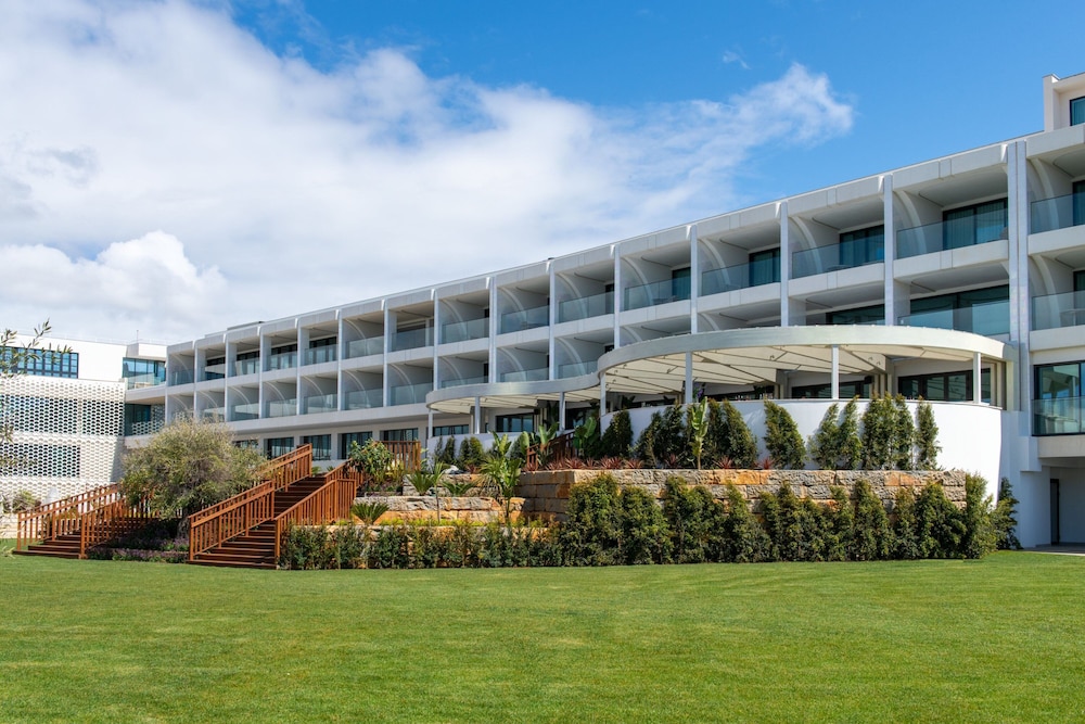W Algarve — Hotel building in Albufeira, Faro