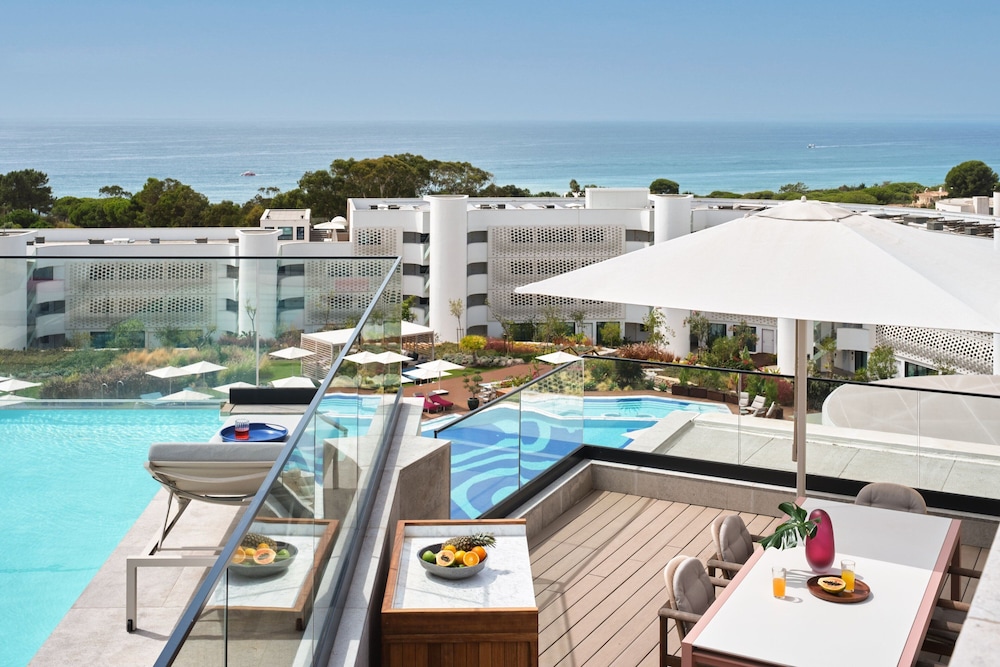 W Algarve — Swimming pool in Albufeira, Faro