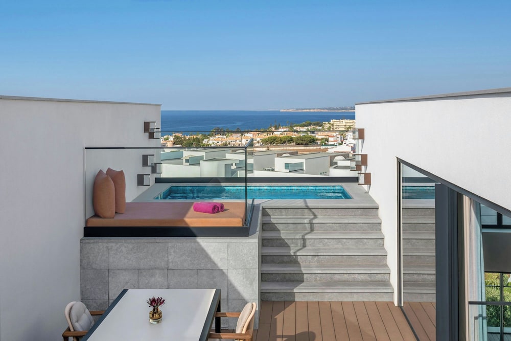 W Algarve — Swimming pool in Albufeira, Faro