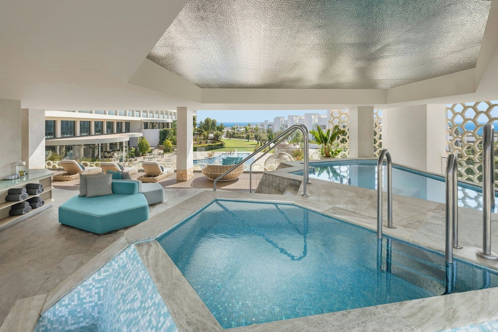 W Algarve — Swimming pool in Albufeira, Faro
