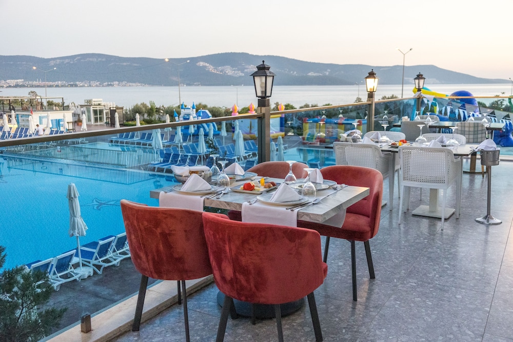 Maxeria Blue Didyma Hotel - All Inclusive — Restaurant & bars in Didim, Aydin