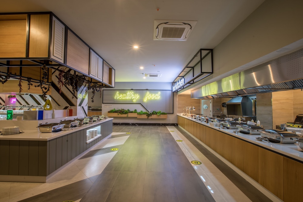 Maxeria Blue Didyma Hotel - All Inclusive — Restaurant & bars in Didim, Aydin