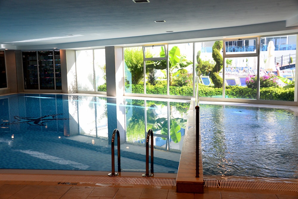 Maxeria Blue Didyma Hotel - All Inclusive — Swimming pool in Didim, Aydin