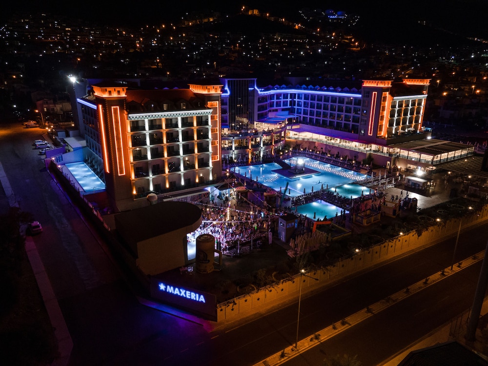 Maxeria Blue Didyma Hotel - All Inclusive — Hotel building in Didim, Aydin