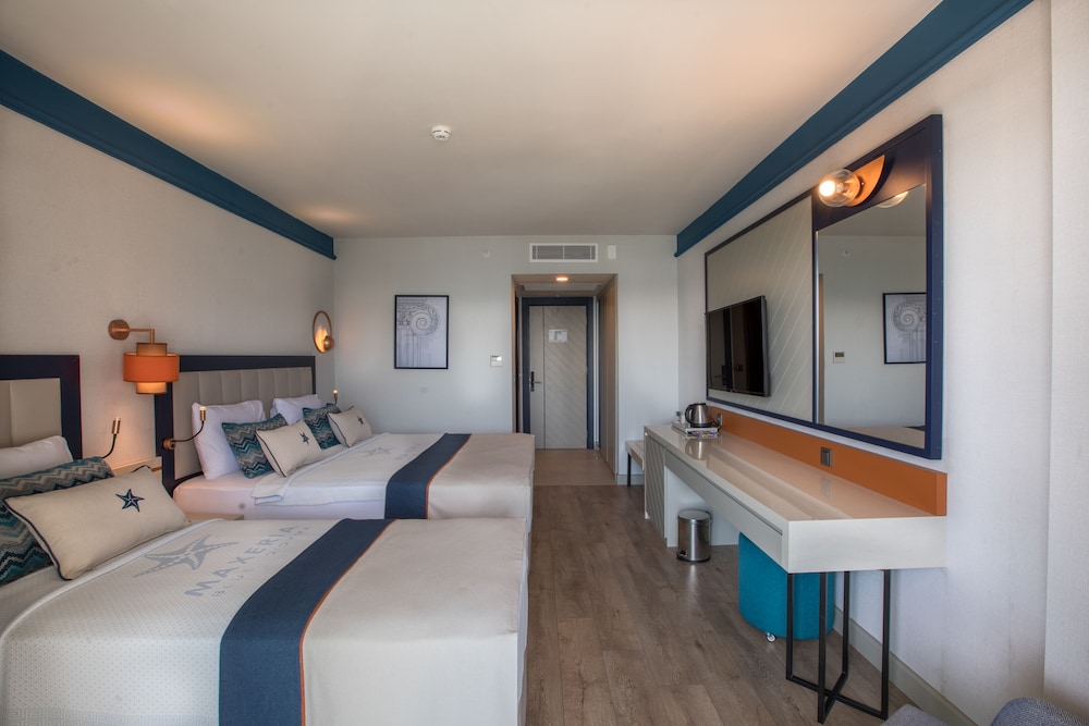 Maxeria Blue Didyma Hotel - All Inclusive — Hotel rooms in Didim, Aydin