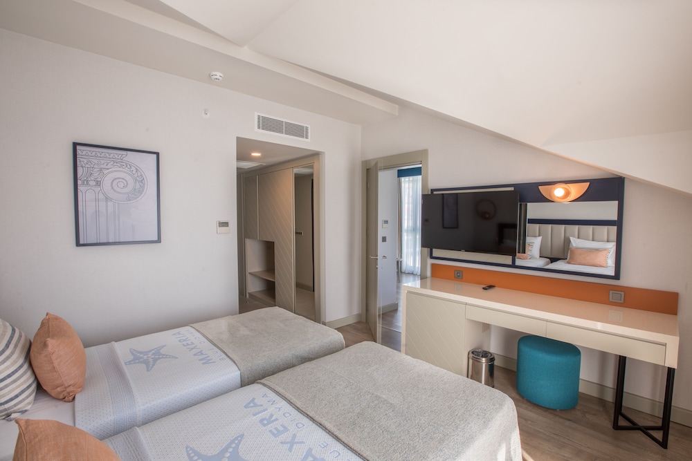 Maxeria Blue Didyma Hotel - All Inclusive — Hotel rooms in Didim, Aydin