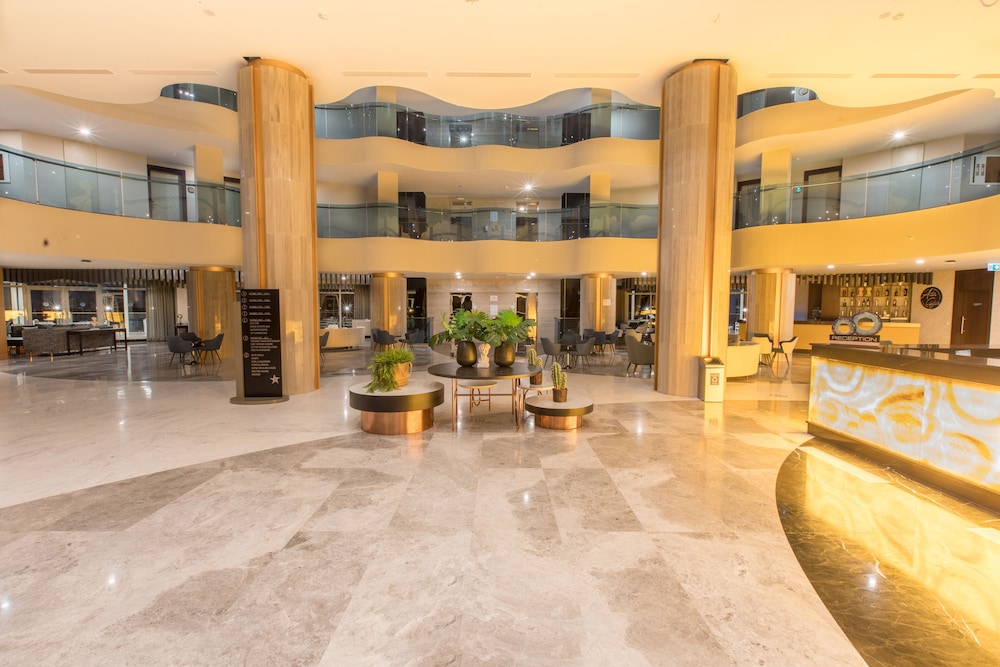 Maxeria Blue Didyma Hotel - All Inclusive — Hotel building in Didim, Aydin