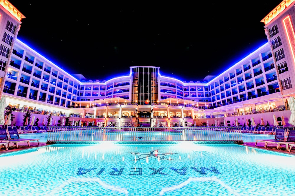 Maxeria Blue Didyma Hotel - All Inclusive — Hotel building in Didim, Aydin