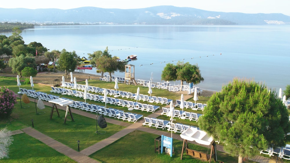 Maxeria Blue Didyma Hotel - All Inclusive — Hotel building in Didim, Aydin