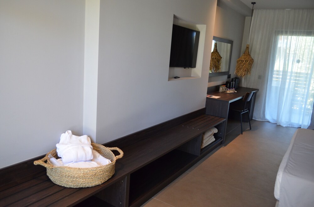 Cook's Club Ialysos Rhodes — Hotel rooms in Ialyssos, South Aegean