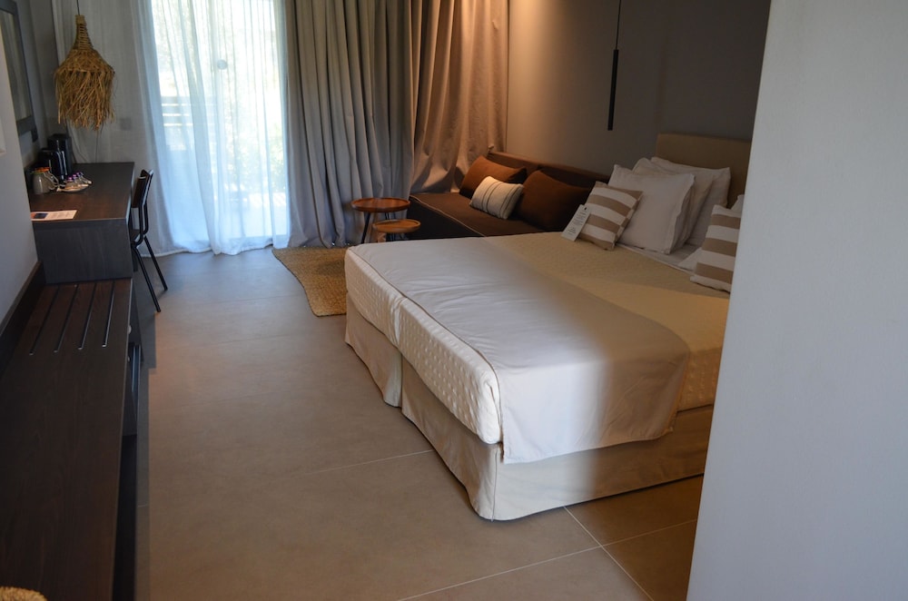 Cook's Club Ialysos Rhodes — Hotel rooms in Ialyssos, South Aegean