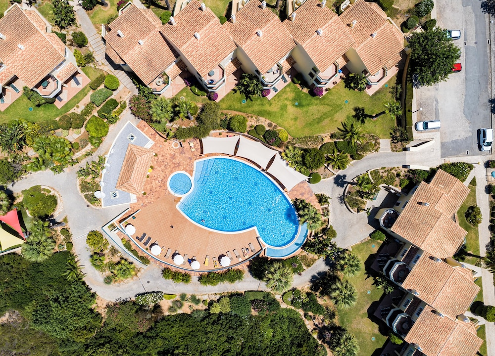 Presa de Moura — Swimming pool in Carvoeiro, Faro