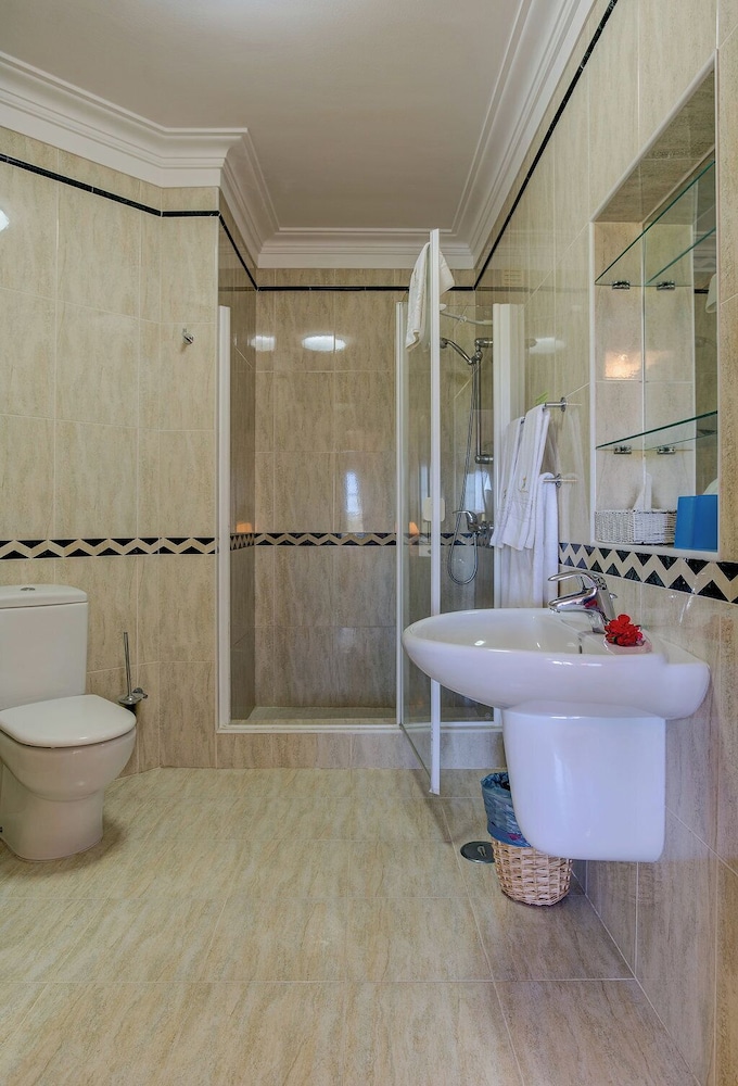 Presa de Moura — Hotel rooms in Carvoeiro, Faro