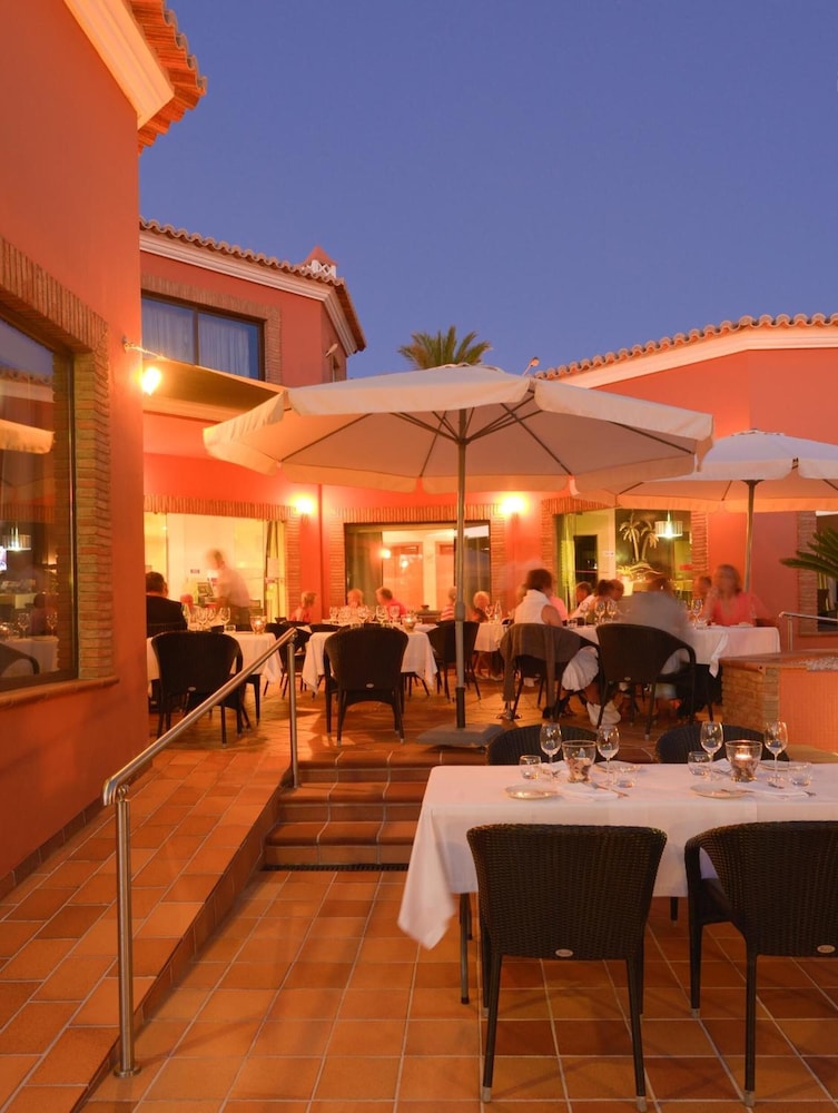 Presa de Moura — Restaurant & bars in Carvoeiro, Faro