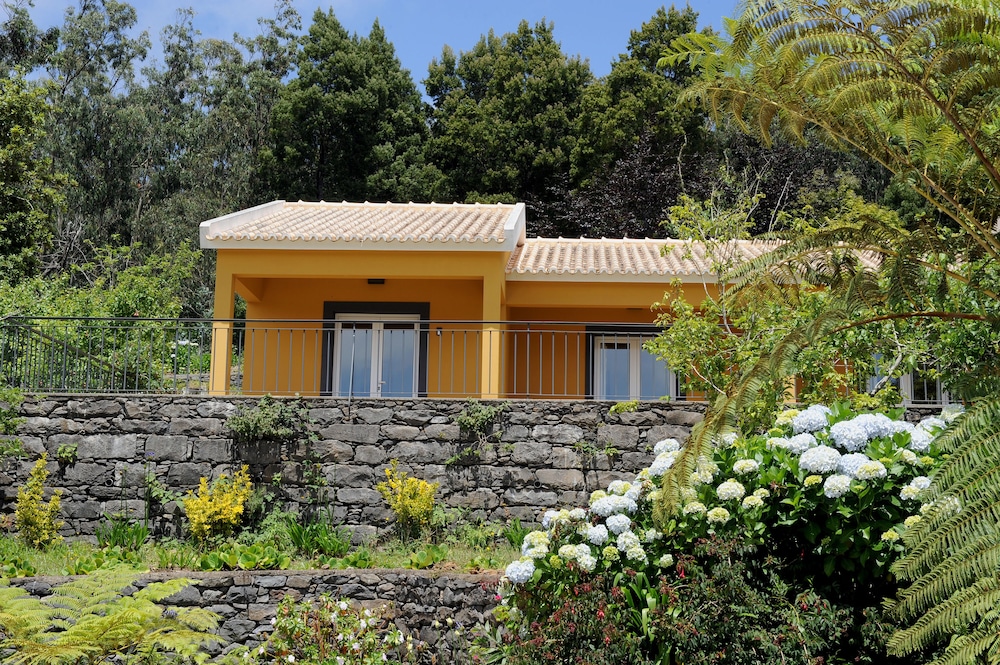 Quinta Cova do Milho — Hotel building in Santa Cruz, Madeira