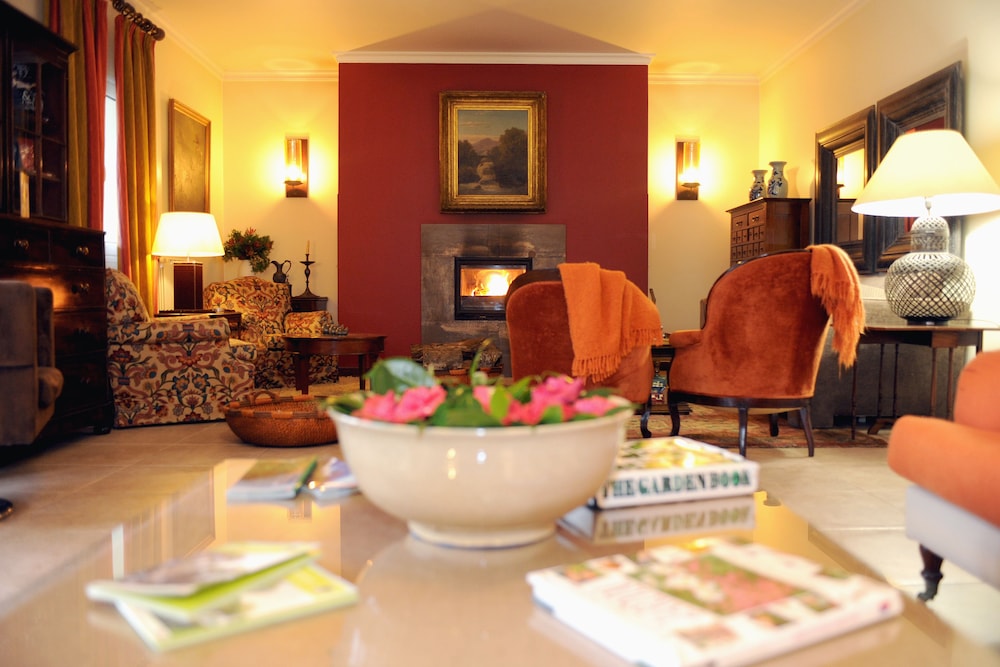 Quinta Cova do Milho — Hotel rooms in Santa Cruz, Madeira