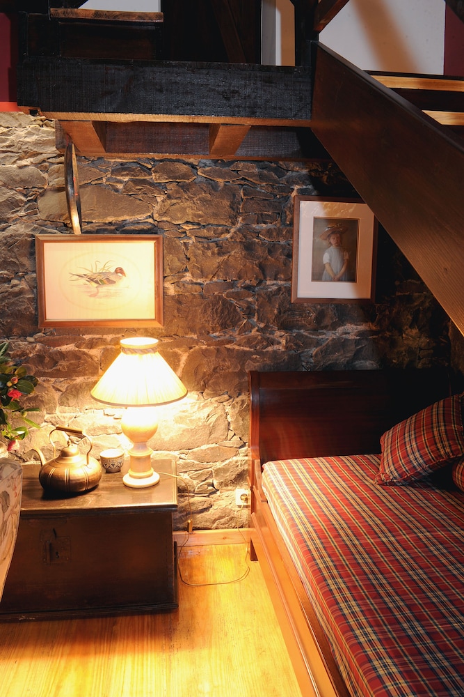 Quinta Cova do Milho — Hotel rooms in Santa Cruz, Madeira