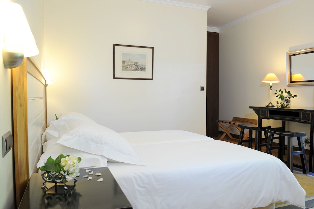 Quinta Cova do Milho — Hotel rooms in Santa Cruz, Madeira