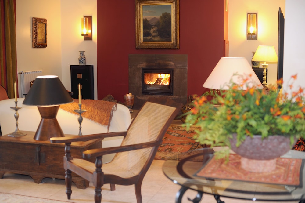 Quinta Cova do Milho — Hotel rooms in Santa Cruz, Madeira