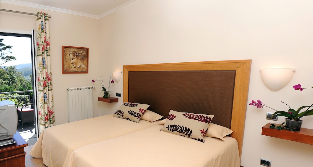 Quinta Cova do Milho — Hotel rooms in Santa Cruz, Madeira