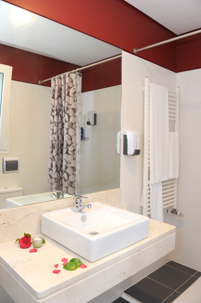 Quinta Cova do Milho — Hotel rooms in Santa Cruz, Madeira