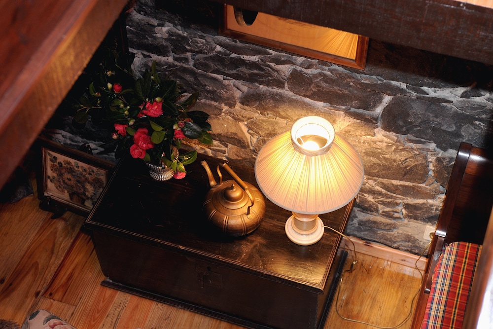 Quinta Cova do Milho — Hotel rooms in Santa Cruz, Madeira