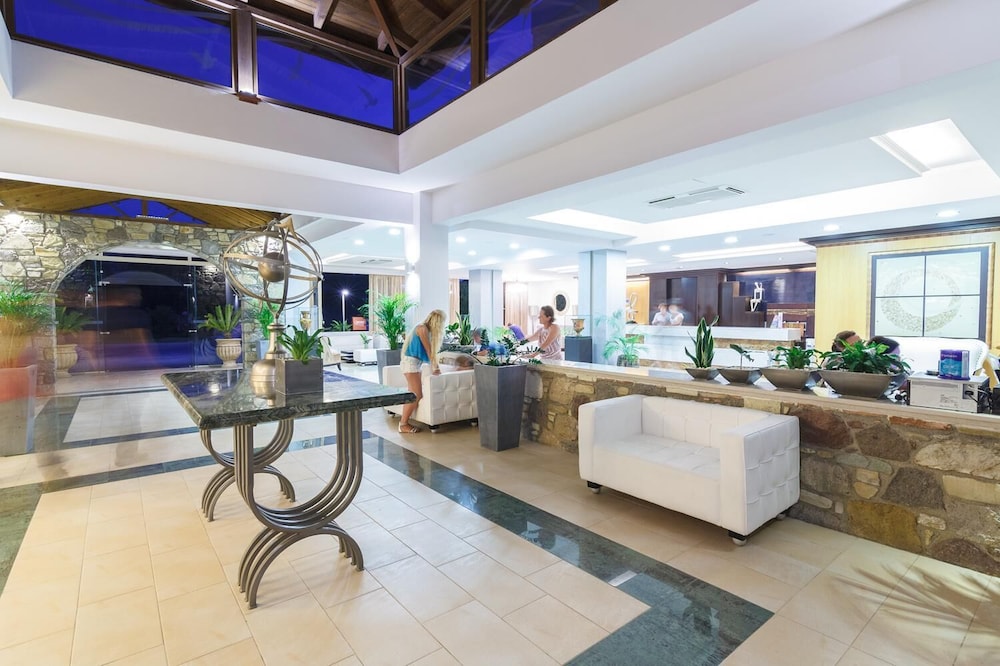 Natura Park Village Hotel & Spa — Hotel building in Psalidi, South Aegean