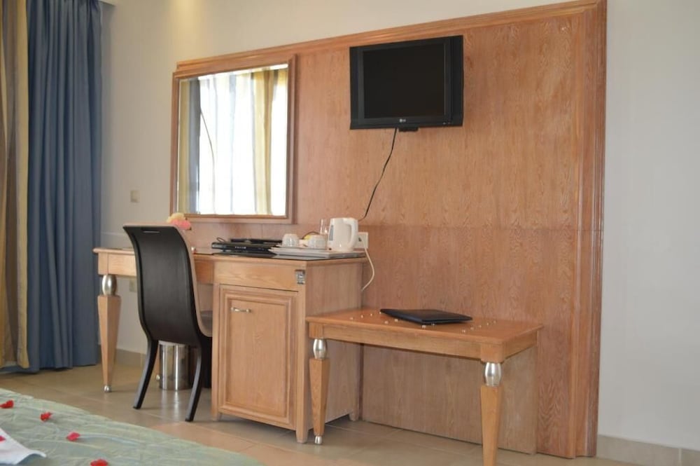 Natura Park Village Hotel & Spa — Hotel rooms in Psalidi, South Aegean