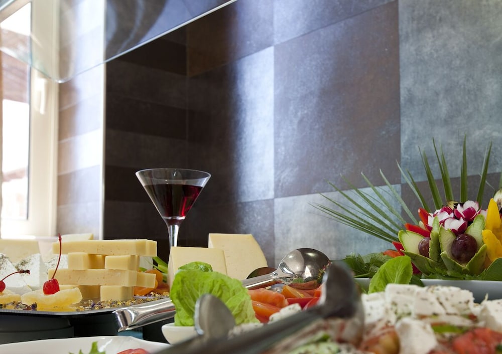 Natura Park Village Hotel & Spa — Restaurant & bars in Psalidi, South Aegean