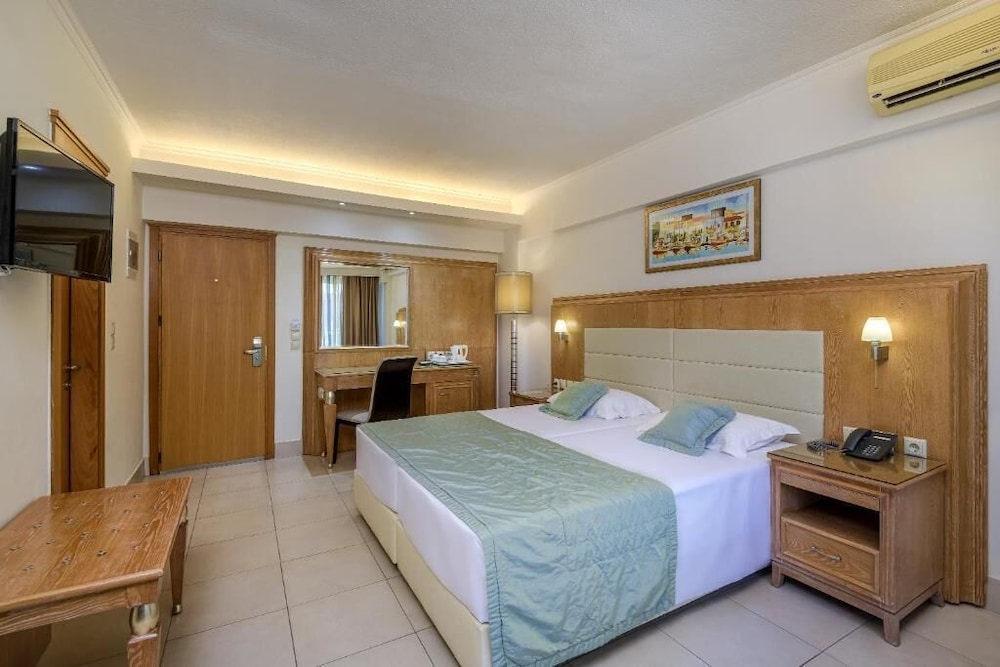 Natura Park Village Hotel & Spa — Hotel rooms in Psalidi, South Aegean