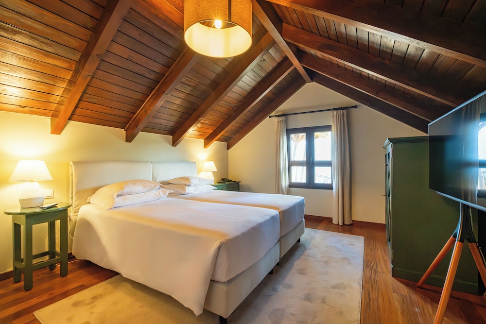 Hotel Quinta Do Furao — Hotel rooms in Santana, Madeira