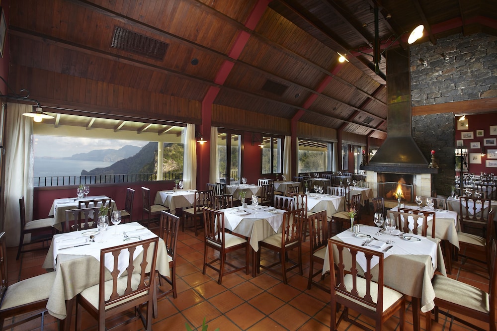 Hotel Quinta Do Furao — Restaurant & bars in Santana, Madeira