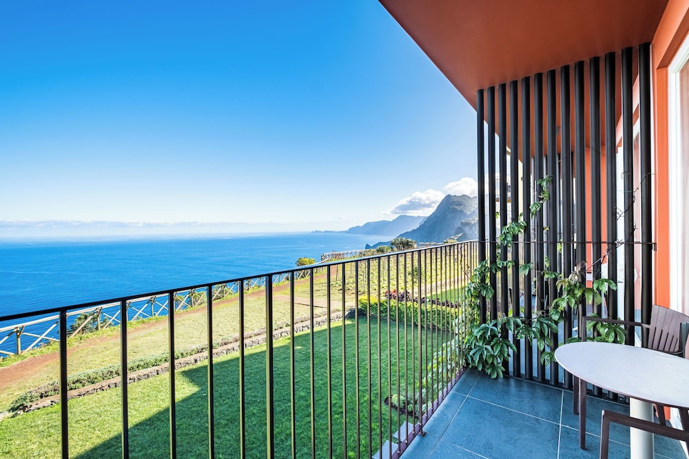 Hotel Quinta Do Furao — Main photo in Santana, Madeira