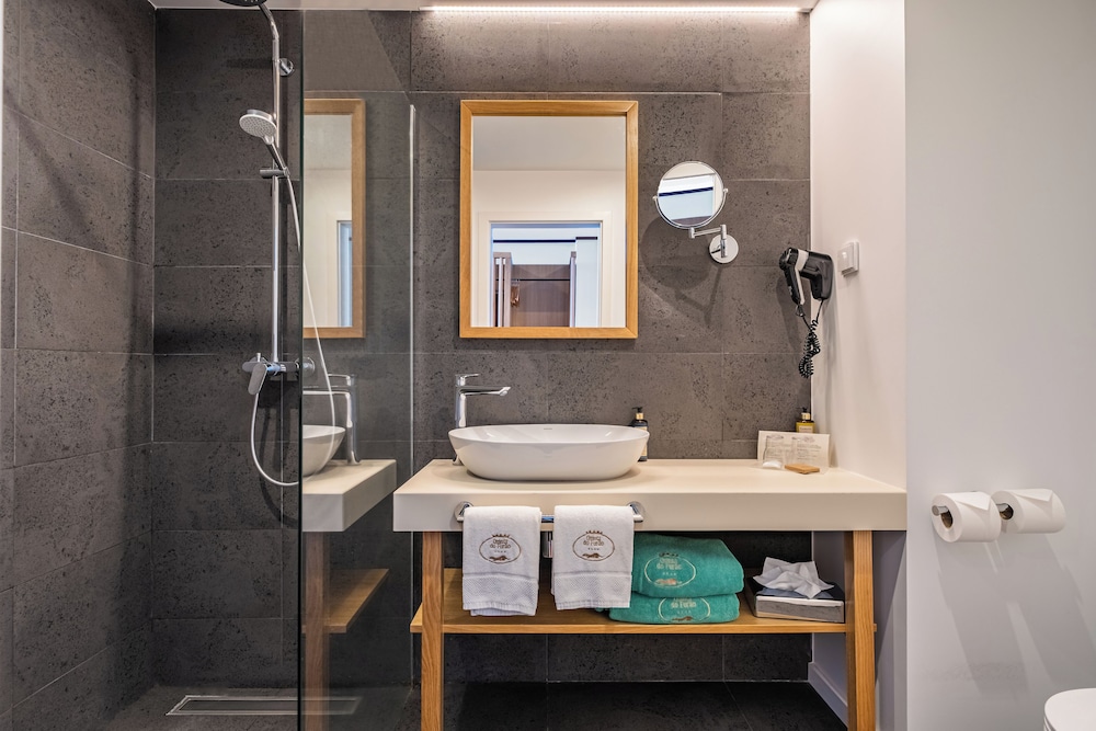 Hotel Quinta Do Furao — Hotel rooms in Santana, Madeira