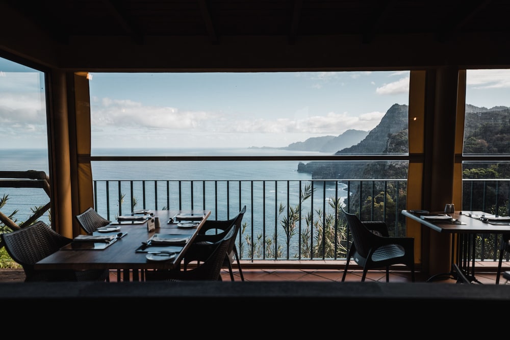 Hotel Quinta Do Furao — Hotel rooms in Santana, Madeira