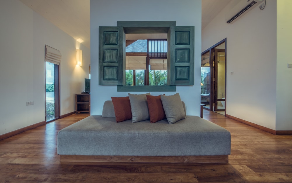 Suriya Resort — Hotel rooms in Negombo, Western Province
