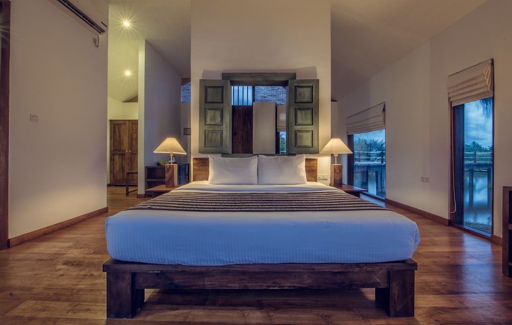 Suriya Resort — Hotel rooms in Negombo, Western Province
