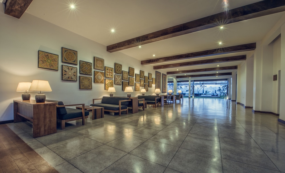 Suriya Resort — Hotel building in Negombo, Western Province