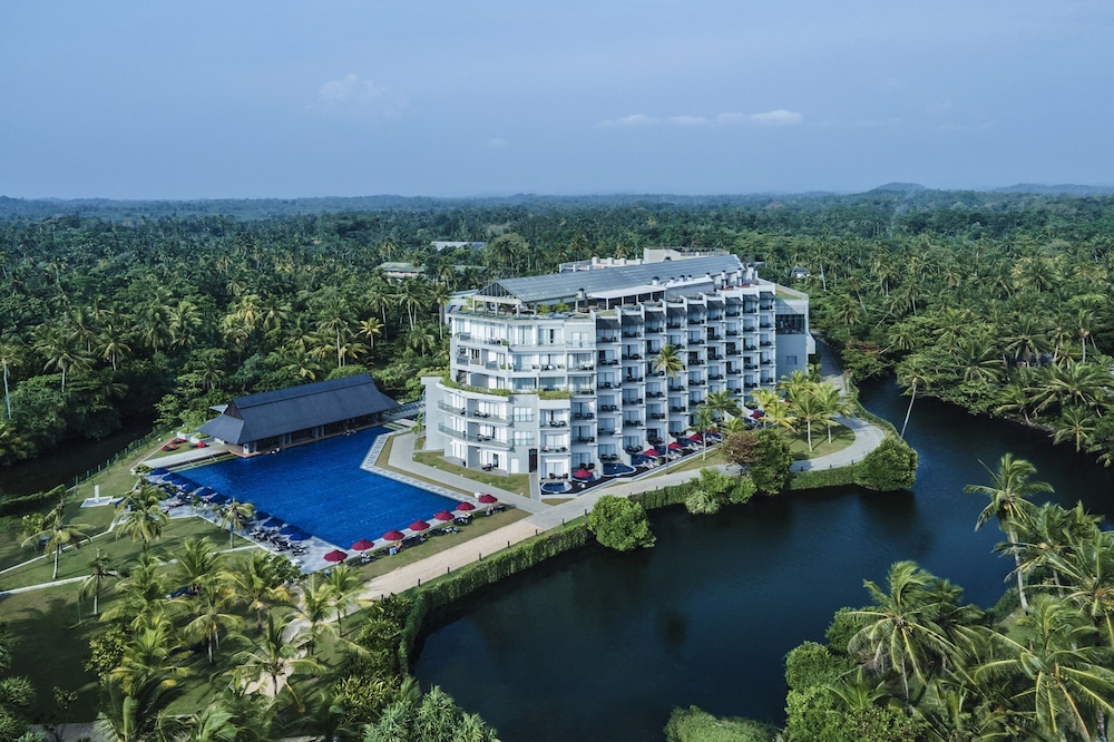 Sheraton Kosgoda Turtle Beach Resort — Main photo in Kosgoda, Southern Province