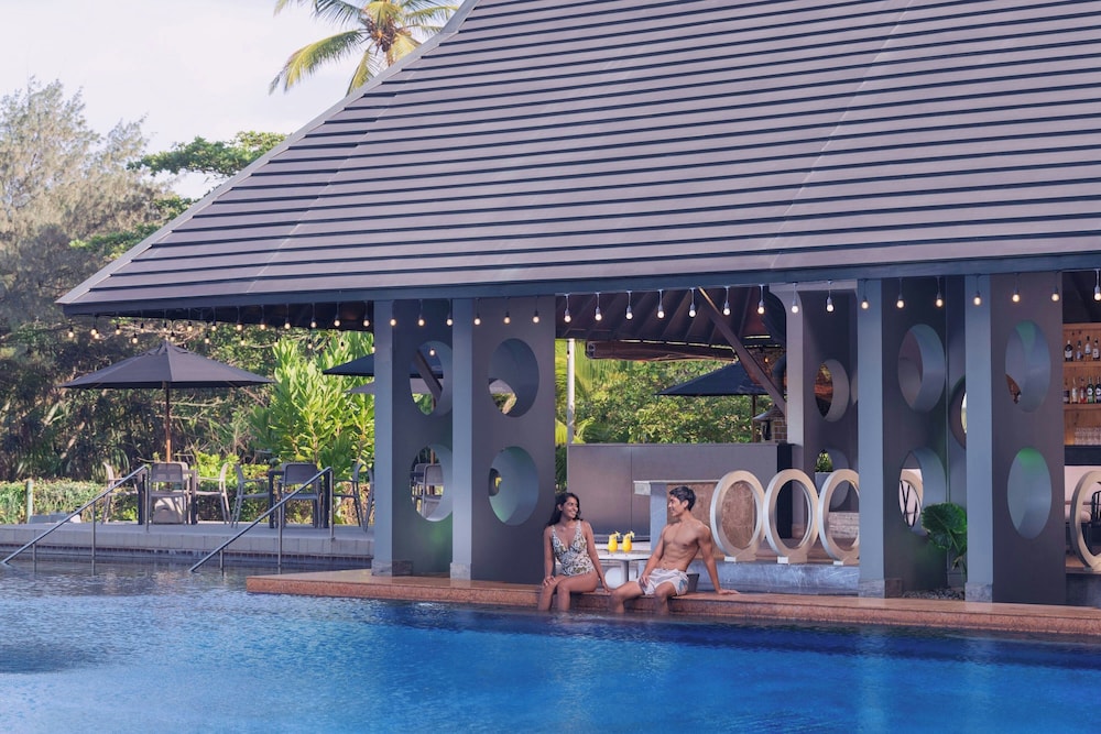 Sheraton Kosgoda Turtle Beach Resort — Swimming pool in Kosgoda, Southern Province
