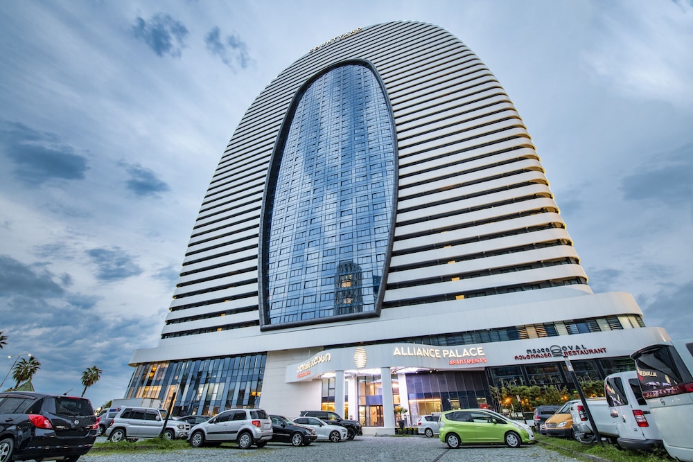 Alliance Palace Batumi - zdjęcie 2