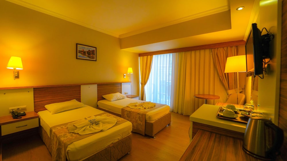 Aes Club Hotel — Hotel rooms in Fethiye, Mugla