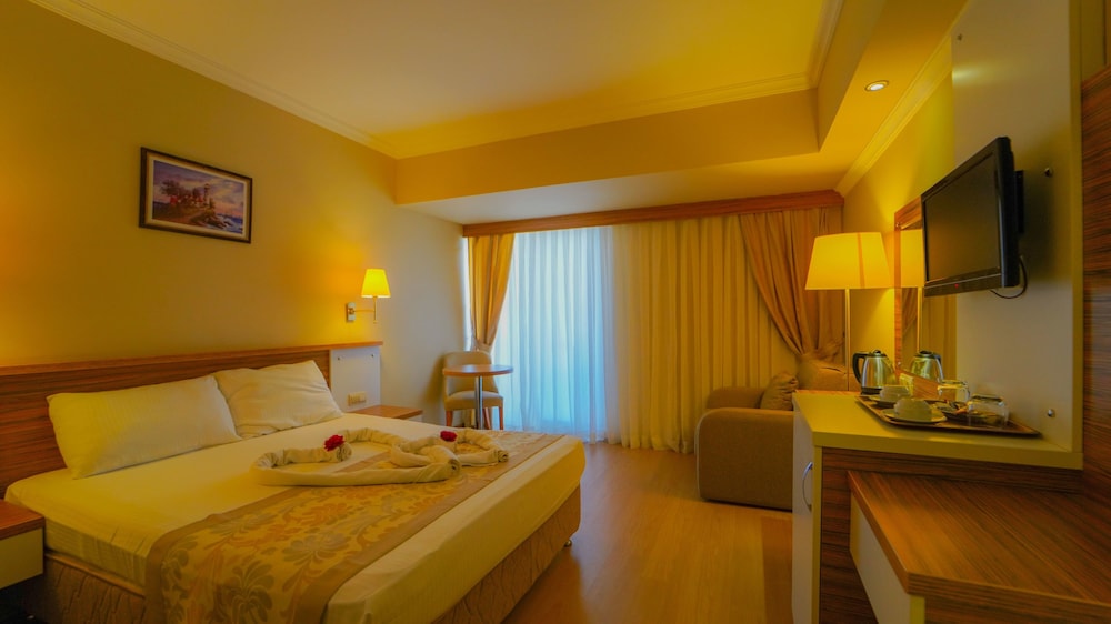 Aes Club Hotel — Hotel rooms in Fethiye, Mugla