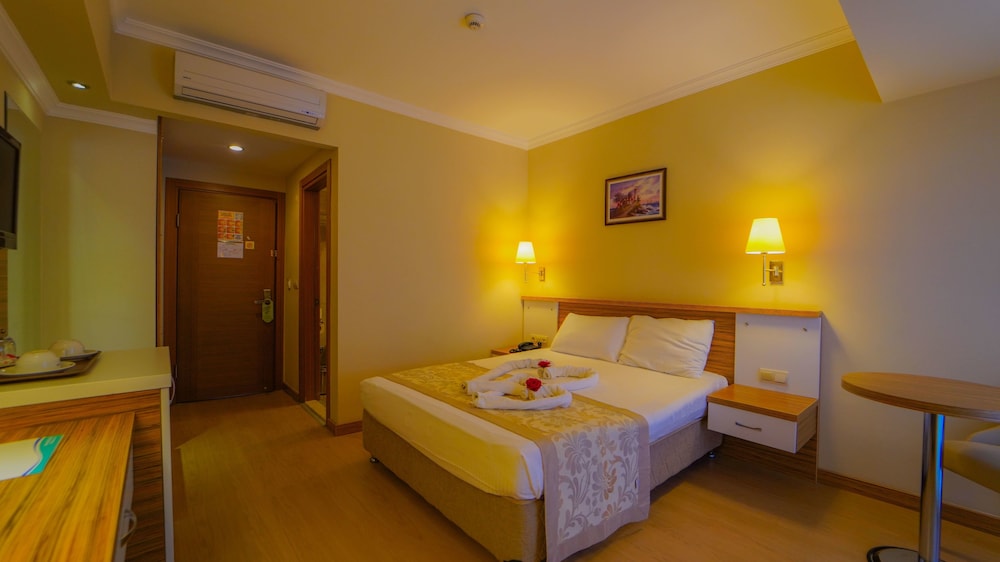 Aes Club Hotel — Hotel rooms in Fethiye, Mugla