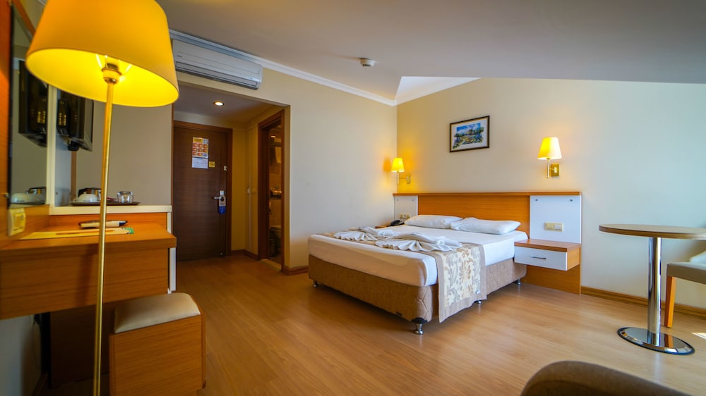 Aes Club Hotel — Hotel rooms in Fethiye, Mugla