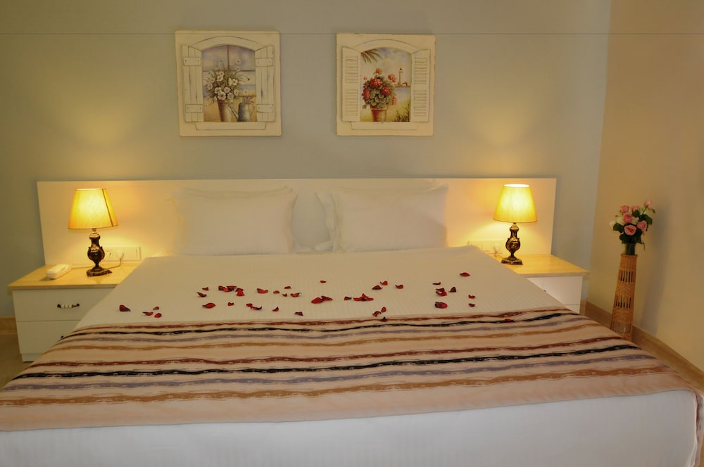 Sea Breeze Hotel & Apartments — Hotel rooms in Fethiye, Mugla