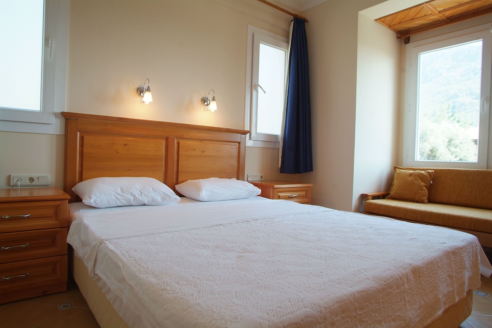 Sea Breeze Hotel & Apartments — Hotel rooms in Fethiye, Mugla