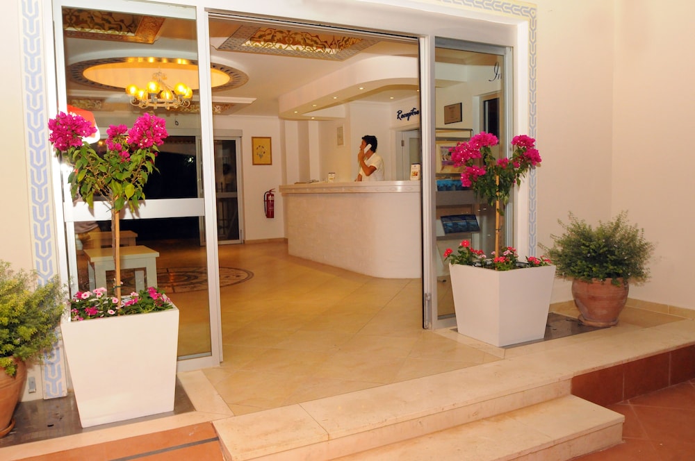 Sea Breeze Hotel & Apartments — Hotel building in Fethiye, Mugla