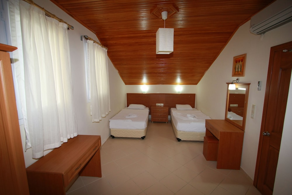 Sea Breeze Hotel & Apartments — Hotel rooms in Fethiye, Mugla