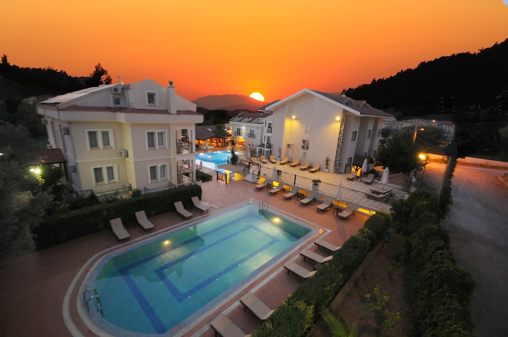 Sea Breeze Hotel & Apartments — Swimming pool in Fethiye, Mugla